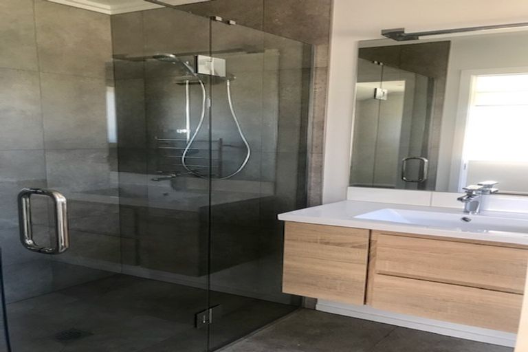 Photo of property in 5 Madison Street, Carterton, 5713