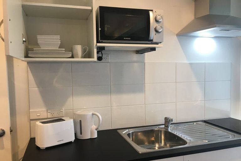 Photo of property in 15 Trinidad Crescent, Grenada Village, Wellington, 6037