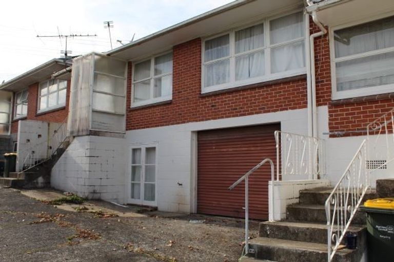 Photo of property in 2/4016 Great North Road, Glen Eden, Auckland, 0602