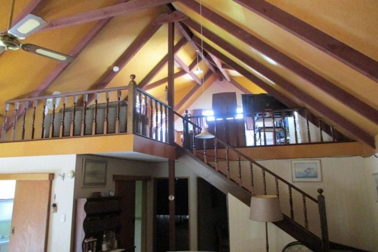 Photo of property in 15 Ivy Terrace, Moana, 7872