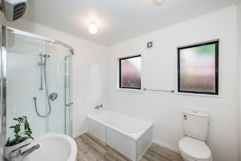 Photo of property in 60a Aorangi Road, Paraparaumu, 5032