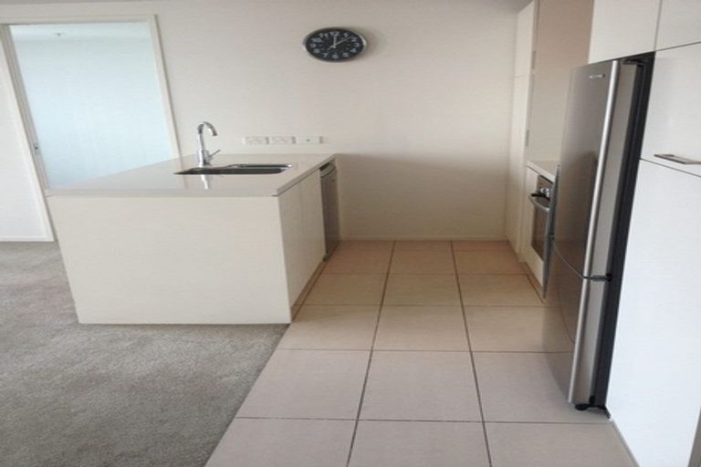 Photo of property in The Docks Apartments, 402/2 Dockside Lane, Auckland Central, Auckland, 1010
