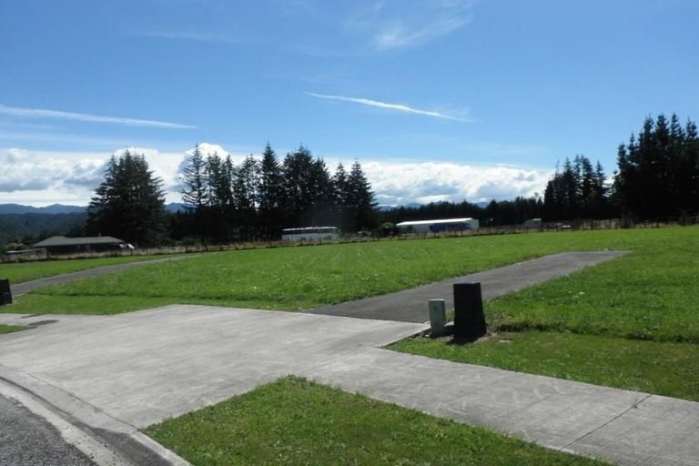 Photo of property in 17 Wicken Place, Reefton, 7830