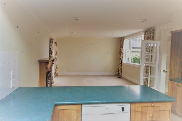 Photo of property in 6 Mahoe Street, Eastbourne, Lower Hutt, 5013