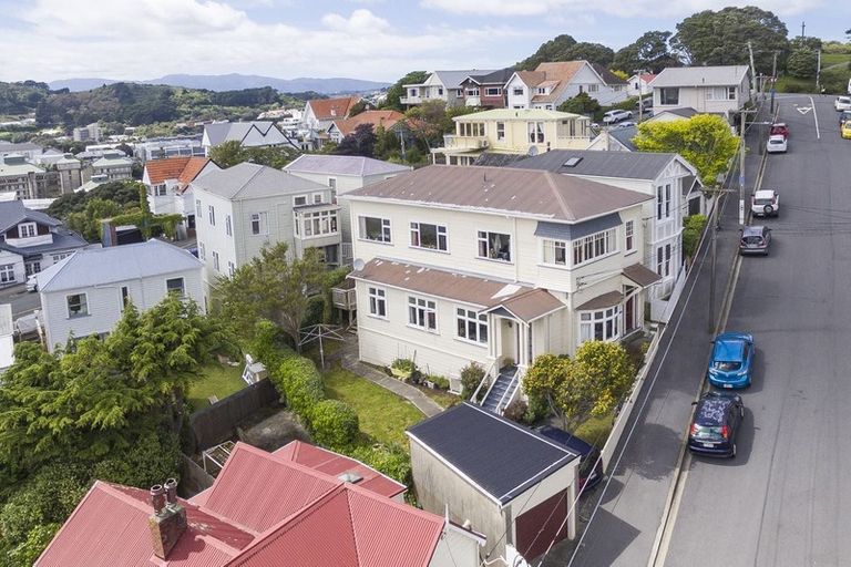 Photo of property in 71 Nairn Street, Mount Cook, Wellington, 6011