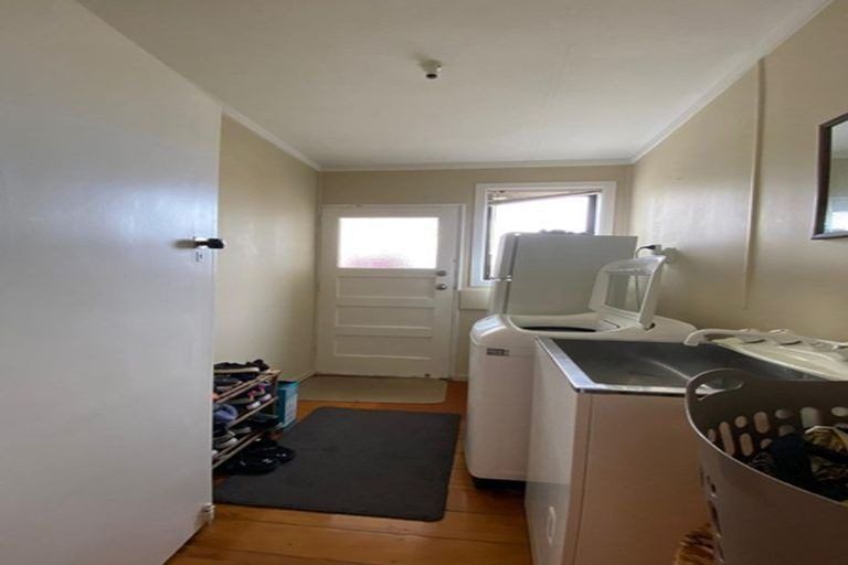 Photo of property in 33 Birdwood Avenue, Papatoetoe, Auckland, 2025