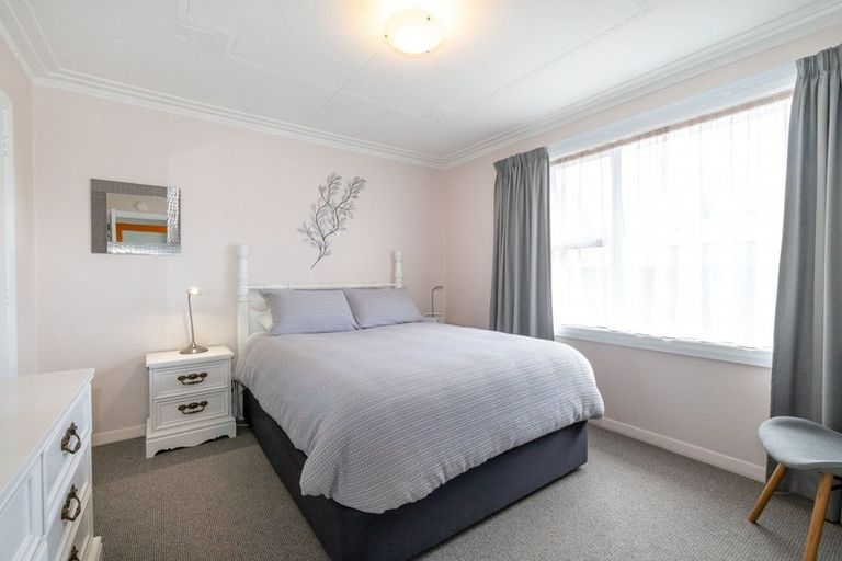 Photo of property in 141 Macandrew Road, South Dunedin, Dunedin, 9012