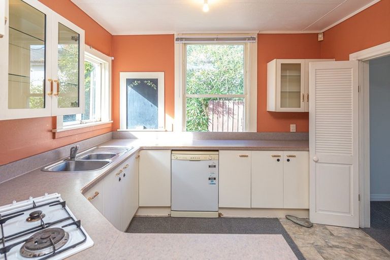 Photo of property in 14 Hurworth Place, College Estate, Whanganui, 4500
