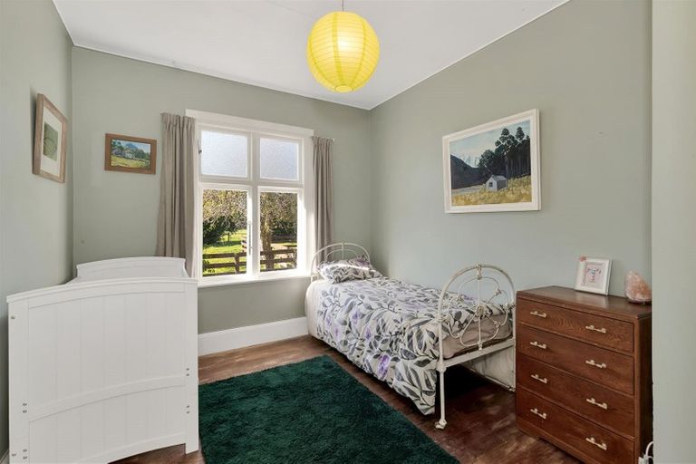 Photo of property in 139 Grays Road, Amberley, 7481