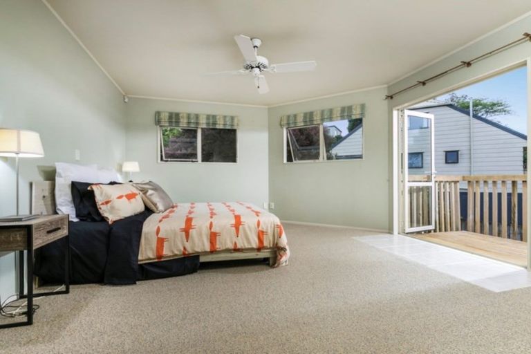 Photo of property in 2/31 Becroft Drive, Forrest Hill, Auckland, 0620