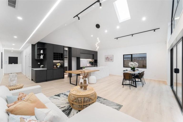 Photo of property in 32 Streamview Way, Long Bay, 0792