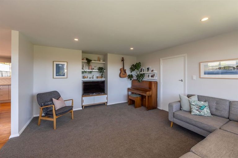 Photo of property in 28 Clipper Place, Redwood, Christchurch, 8051