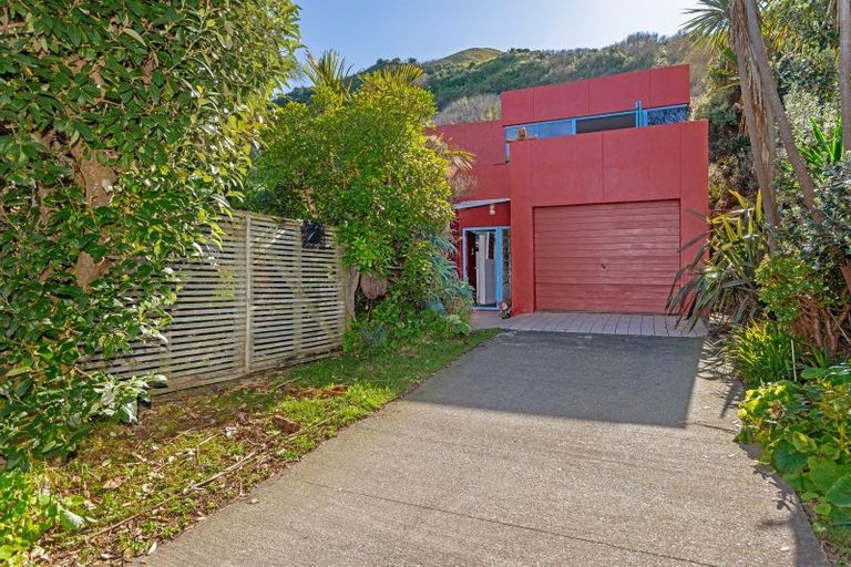 Photo of property in 11 Makorori Beach Road, Makorori, Gisborne, 4073