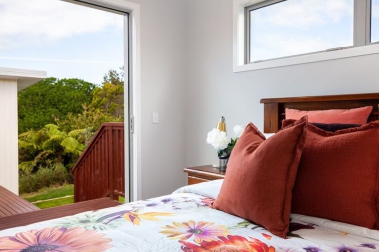 Photo of property in 2 Fern Lane, Whalers Gate, New Plymouth, 4310