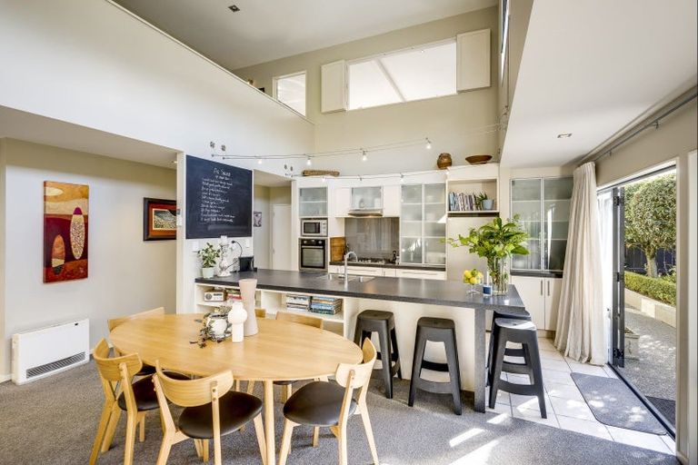 Photo of property in 11 Woodford Heights, Havelock North, 4130