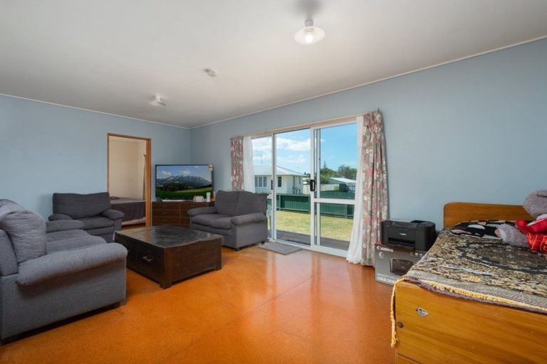 Photo of property in 16 Harris Street, Naenae, Lower Hutt, 5011