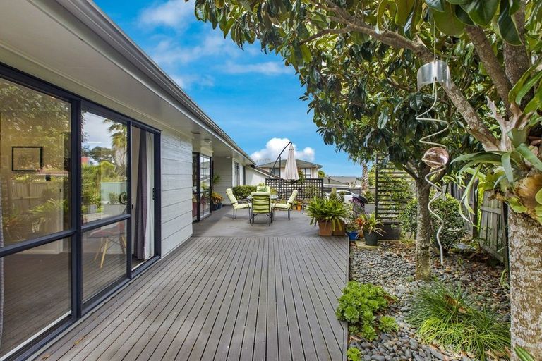 Photo of property in 15 Marendellas Drive, Bucklands Beach, Auckland, 2014