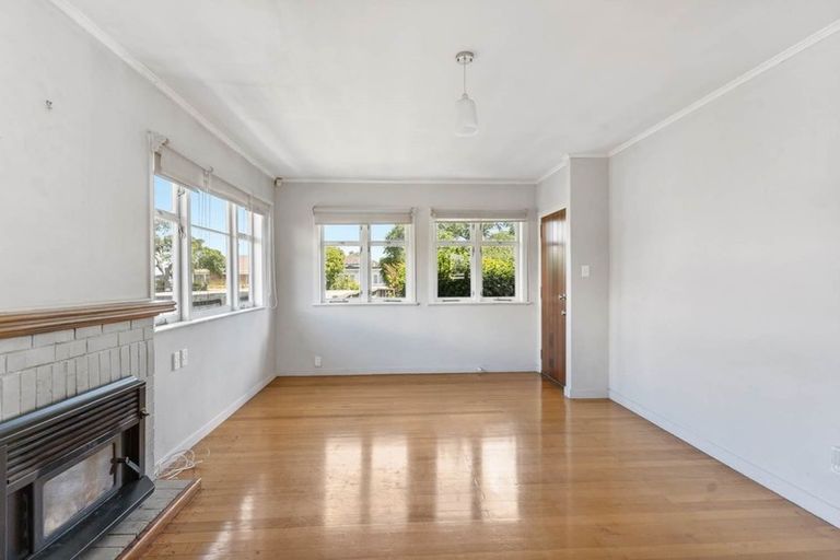 Photo of property in 1/30 Gloucester Road, Manurewa, Auckland, 2102