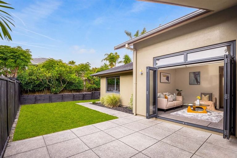 Photo of property in 48a Picasso Drive, West Harbour, Auckland, 0618