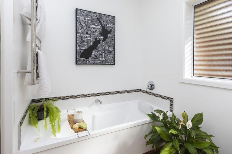 Photo of property in 76 Isleworth Road, Bishopdale, Christchurch, 8053