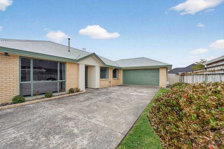 Photo of property in 42 Brooklyn Heights Drive, Kelvin Grove, Palmerston North, 4414