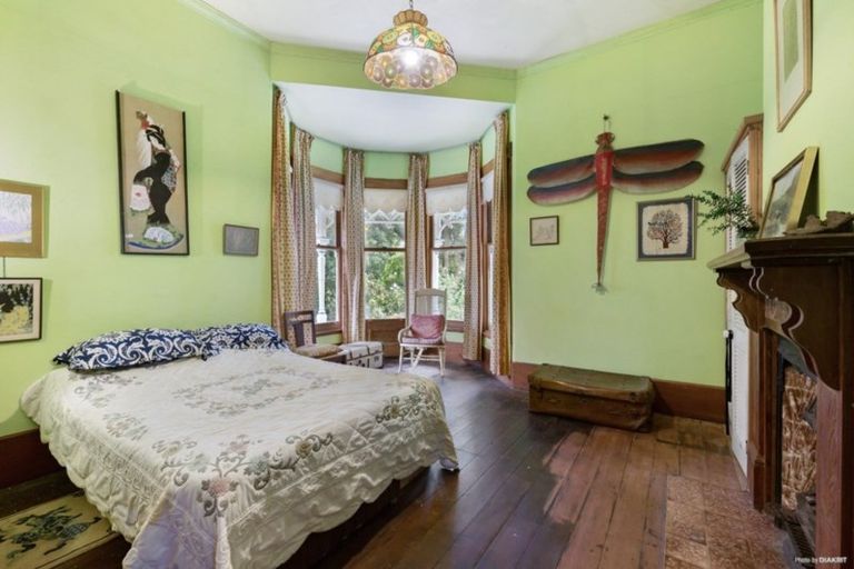 Photo of property in 118 Glenmore Street, Northland, Wellington, 6012