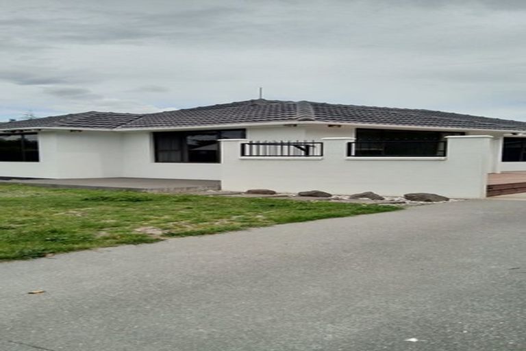 Photo of property in 33 Bournemouth Crescent, Aranui, Christchurch, 8061