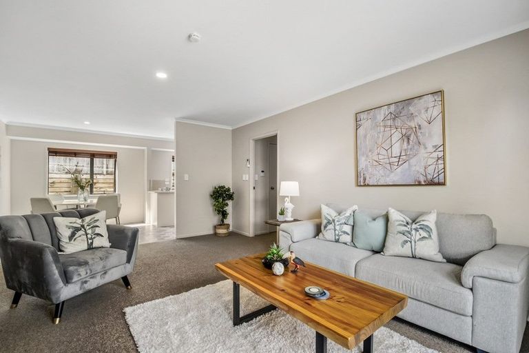 Photo of property in 57b Sabulite Road, Kelston, Auckland, 0602