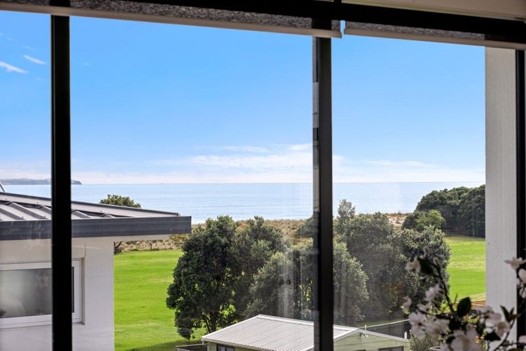 Photo of property in 1015 Papamoa Beach Road, Papamoa Beach, Papamoa, 3118