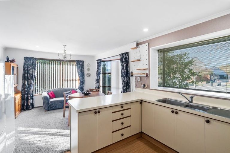 Photo of property in 8 Addison Place, Halswell, Christchurch, 8025