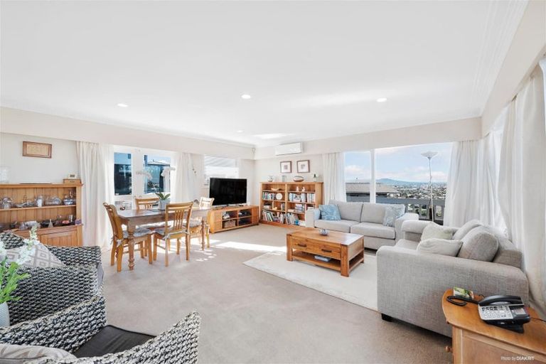 Photo of property in 3 Speedy Crescent, Hillcrest, Auckland, 0627