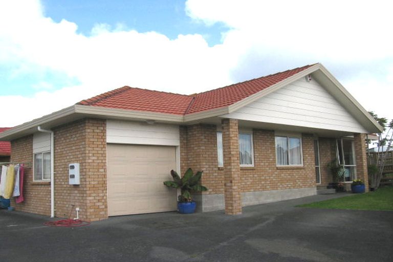 Photo of property in 37 Martin Jugum Lane, Ranui, Auckland, 0612