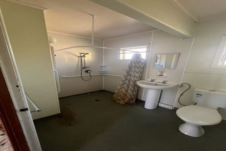 Photo of property in 65 Kervil Avenue, Te Atatu Peninsula, Auckland, 0610