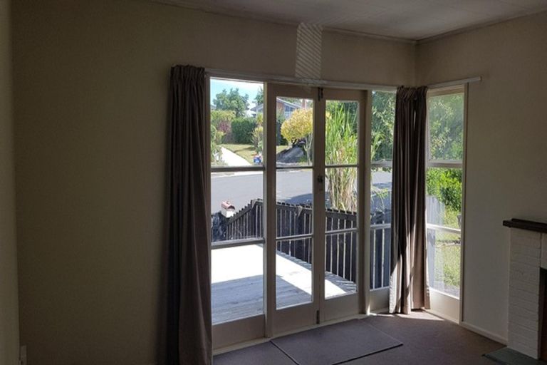 Photo of property in 11 Ussher Place, Pakuranga Heights, Auckland, 2010
