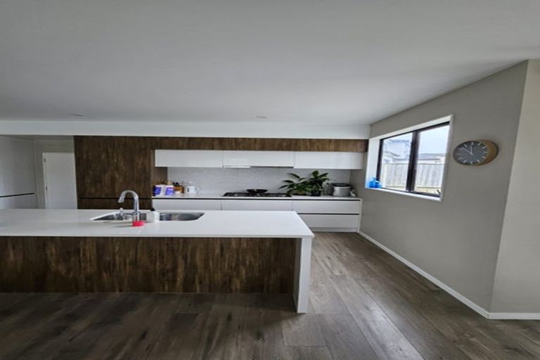 Photo of property in 21 Johns Creek Crescent, Silverdale, 0932