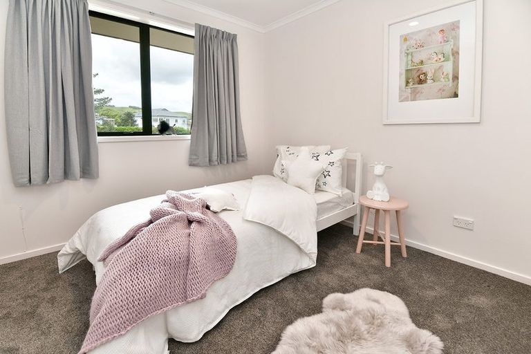 Photo of property in 30 Cabeleigh Drive, Helensville, 0800