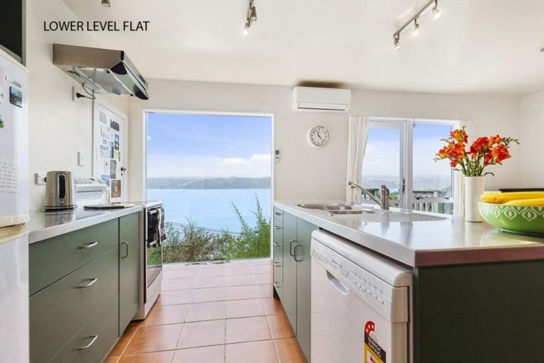 Photo of property in 32 Newport Terrace, Seatoun, Wellington, 6022