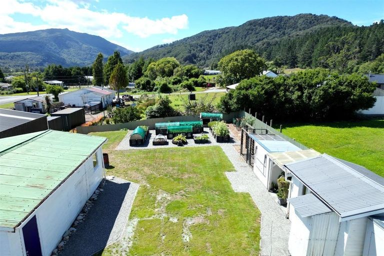 Photo of property in 21 Ohau Street, Dobson, Greymouth, 7805