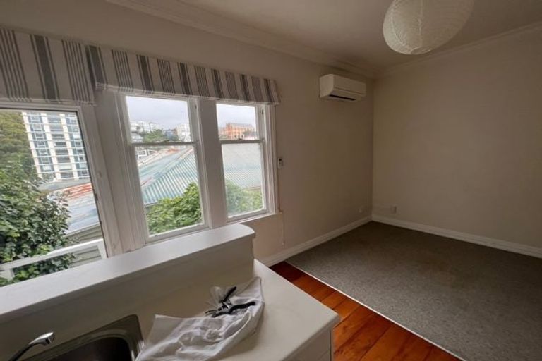 Photo of property in 5/20 Hay Street, Oriental Bay, Wellington, 6011