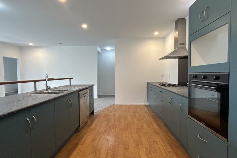 Photo of property in 3 Mitika Way, Strathmore Park, Wellington, 6022