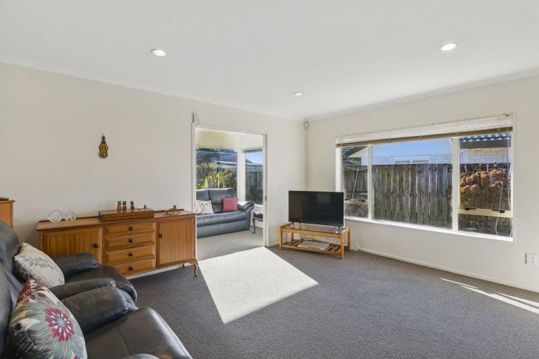Photo of property in 4 Monterosso Place, Paraparaumu Beach, Paraparaumu, 5032