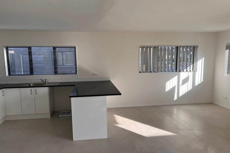 Photo of property in 20 Black Beech Crescent, Takanini, 2110