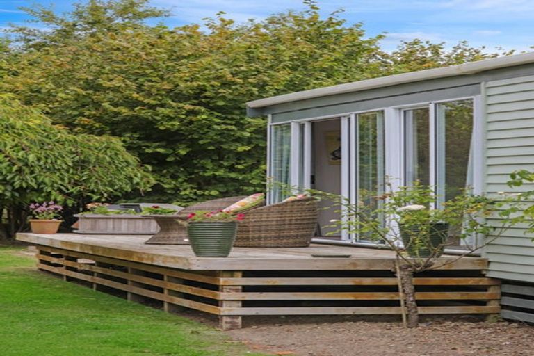 Photo of property in 8 Ingram Road, Waerengaahika, Gisborne, 4071