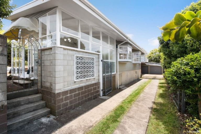 Photo of property in 5 Tiber Road, Forrest Hill, Auckland, 0620