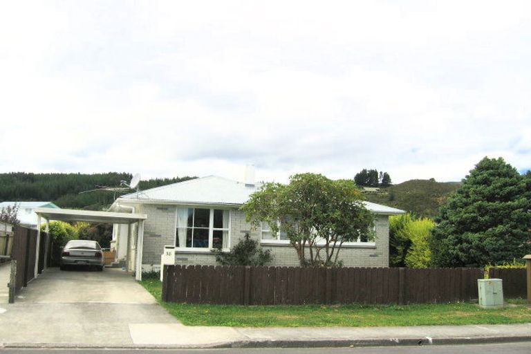 Photo of property in 38 Oregon Drive, Maoribank, Upper Hutt, 5018