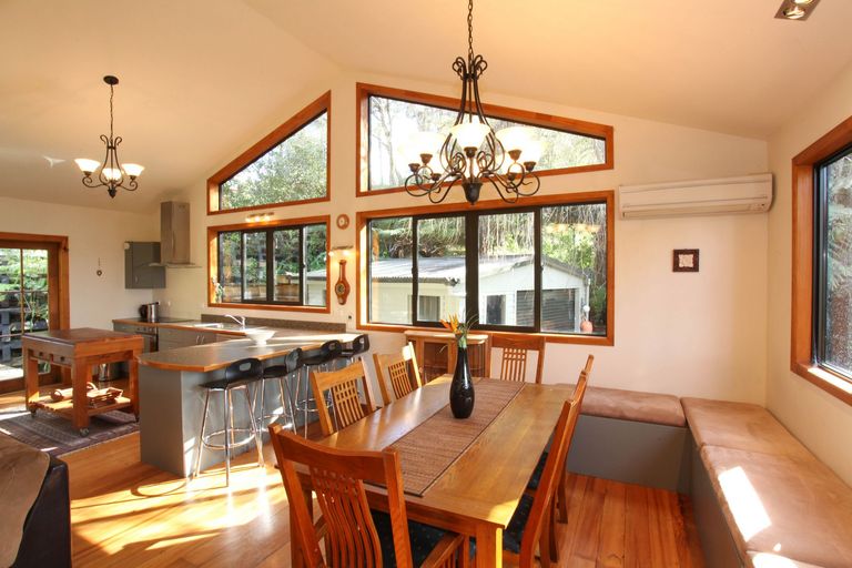 Photo of property in 104a Greenslade Road, Raglan, 3295