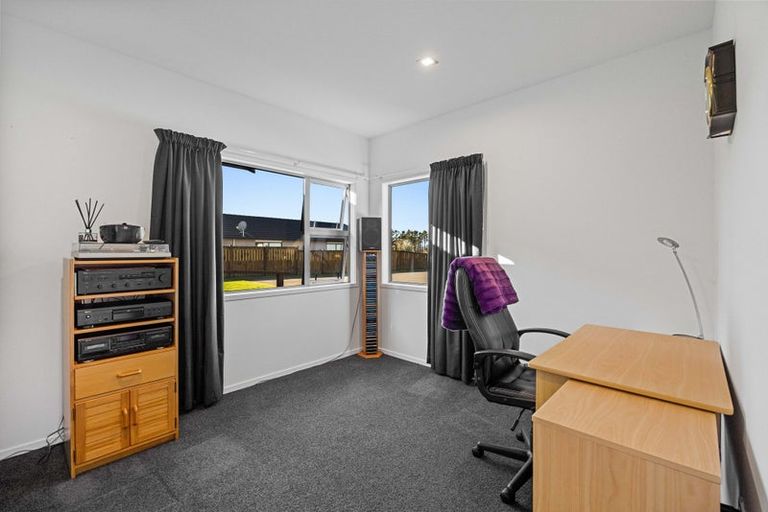 Photo of property in 22 Mercade Close, Stratford, 4332