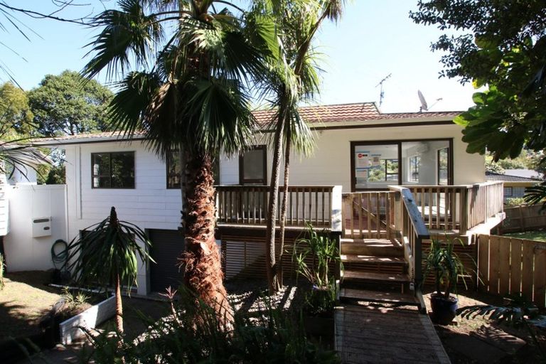 Photo of property in 2/13 Montclair Rise, Browns Bay, Auckland, 0630