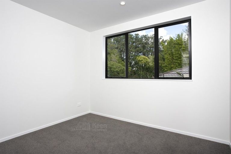 Photo of property in 13 Tokai Place, Glen Eden, 0602