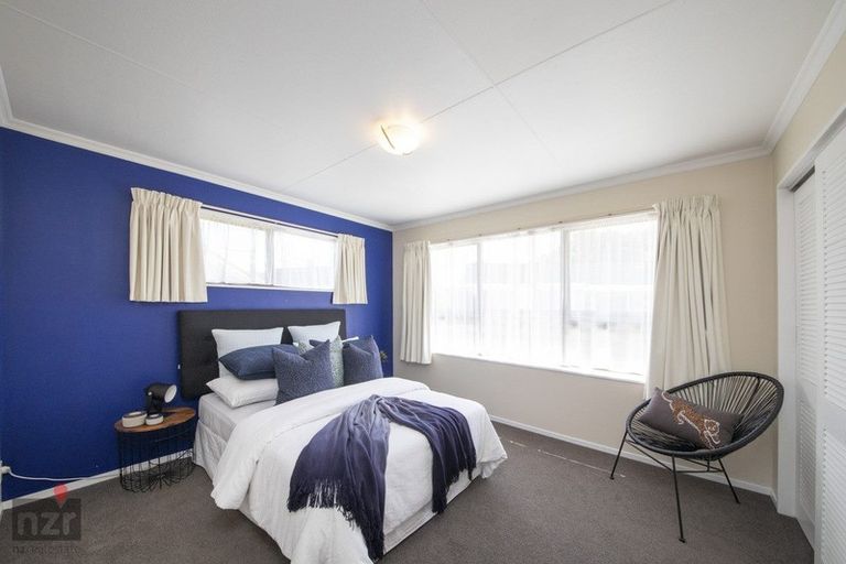 Photo of property in 37 Humphries Place, Awapuni, Palmerston North, 4412